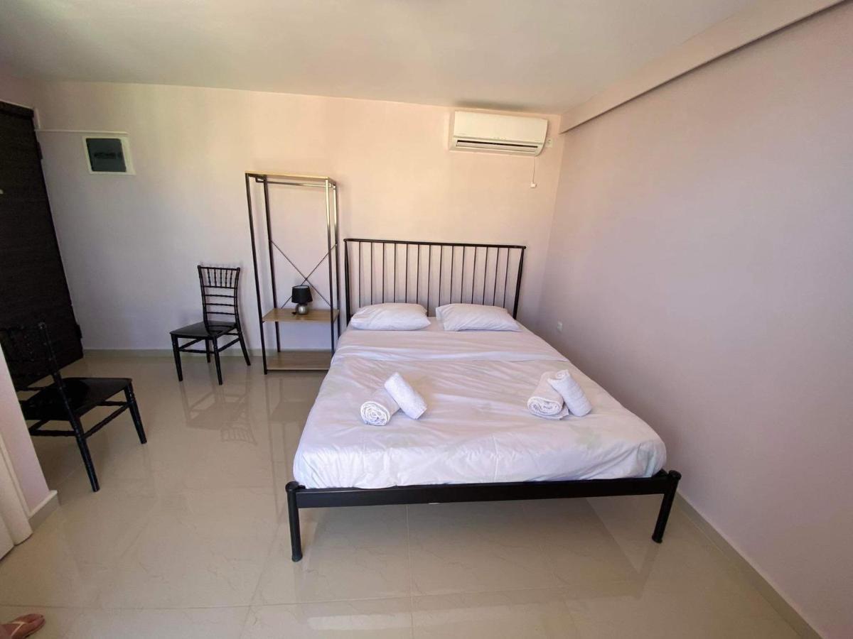Lavrio 1Bdr Penthouse 7 Min On Foot From The Port Lägenhet Exteriör bild
