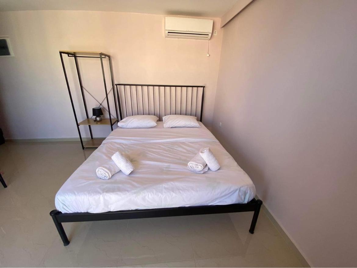 Lavrio 1Bdr Penthouse 7 Min On Foot From The Port Lägenhet Exteriör bild