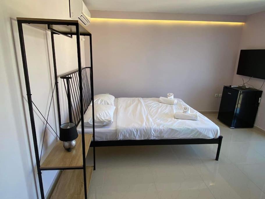 Lavrio 1Bdr Penthouse 7 Min On Foot From The Port Lägenhet Exteriör bild
